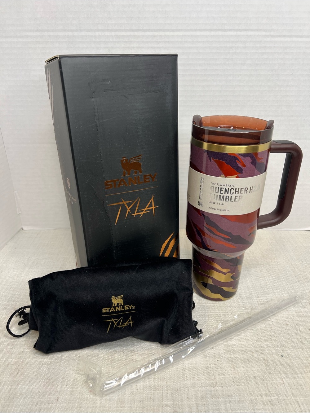 Stanley x Tyla Tyger 40 oz Limited Edition  Tumbler - Maroon, Gold, brown